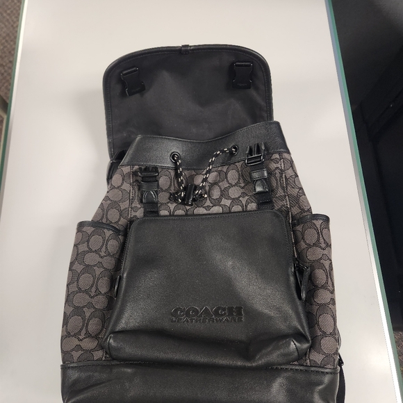 Coach backpack - Picture 3 of 5